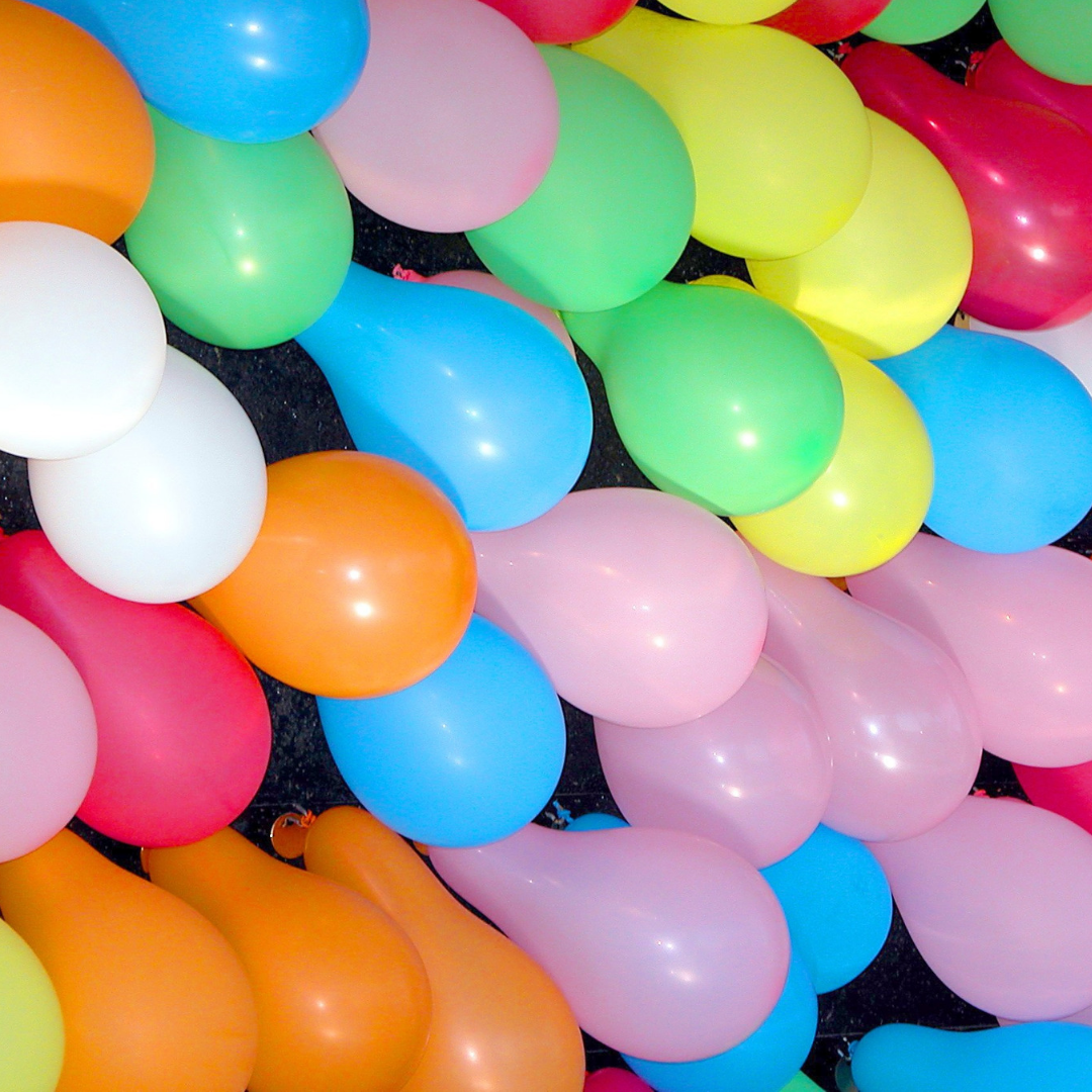Шары надувные. Много шаров. Много много шариков. Воздушные шары куча.